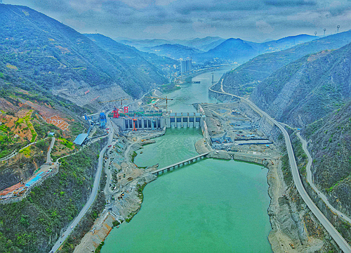 建设中的旬阳水电站